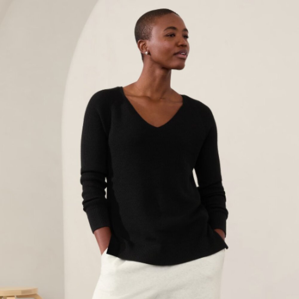 NWT Athleta Merino Wool Blend Hanover Refined V-Neck Sweater, black, size XS